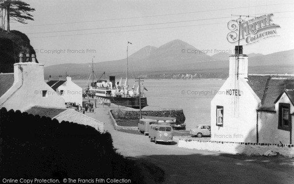 islay-port-askaig-c1960_i80001